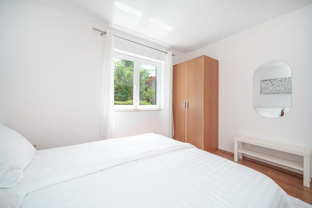 Family Petrov Apartments Водице Экстерьер фото